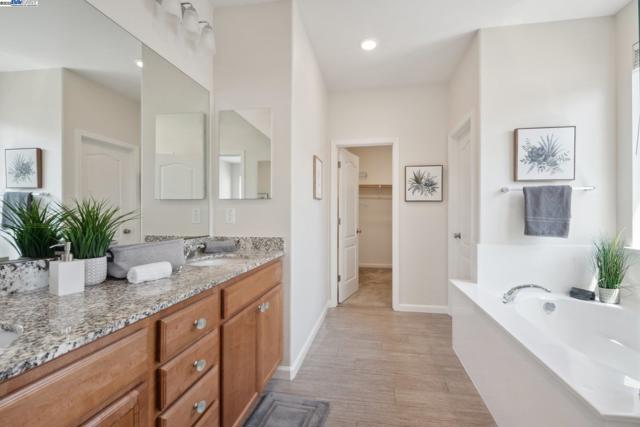 1109 Marsala Cir, Salinas CA: https://media.crmls.org/mediaz/b1969397-0257-4a9b-8f84-b4d8426362d0.jpg