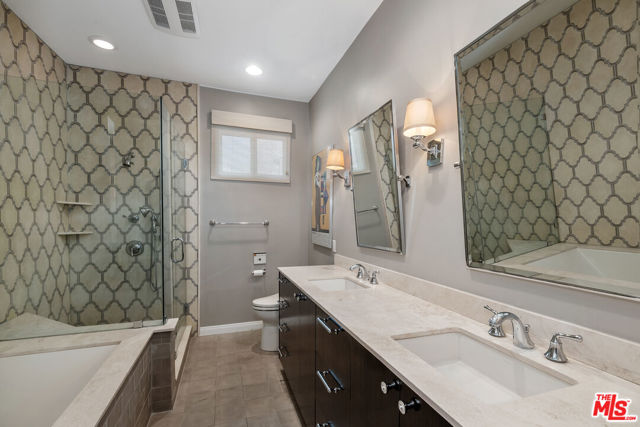 100 S Wetherly Drive, Los Angeles CA: https://media.crmls.org/mediaz/b196d50d-2898-4036-897c-dfb20eb13e84.jpg