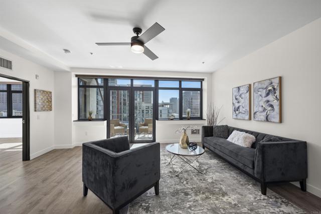 1551 4Th Avenue, San Diego CA: https://media.crmls.org/mediaz/b196df87-c309-40ee-9de6-3931dfd72688.jpg