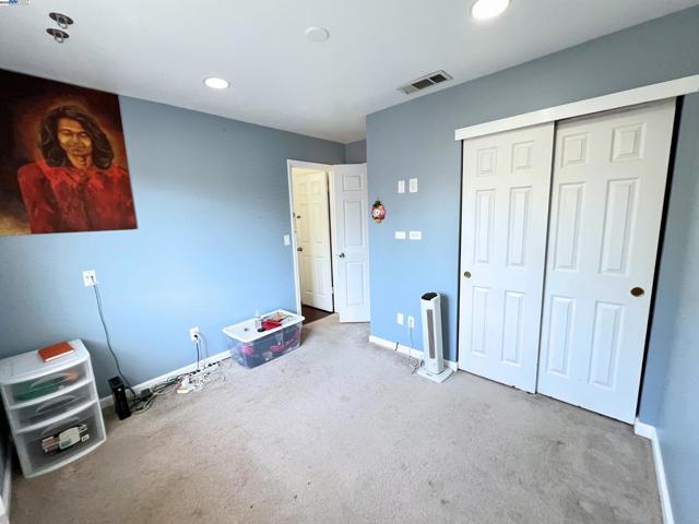 85 Phillips Ct, Tracy CA: https://media.crmls.org/mediaz/b1971170-e007-455b-9f1c-09a6937ec3cd.jpg