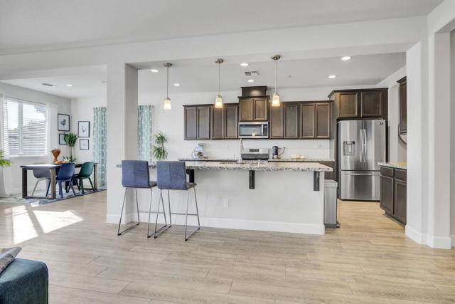 871 Cordoba Way, Hollister CA: https://media.crmls.org/mediaz/b1974717-fe4f-4abf-be74-d11f449a2a58.jpg