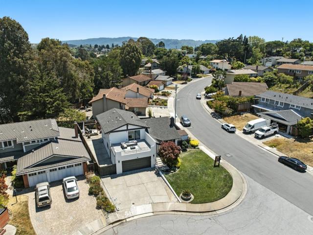 6 Whitecliff Court, San Mateo CA: https://media.crmls.org/mediaz/b197633a-fc76-4063-be39-8252fea8cf7e.jpg