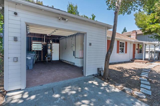 774 Chestnut Street, San Carlos CA: https://media.crmls.org/mediaz/b198ed40-40dc-42f7-ac04-a08309710500.jpg
