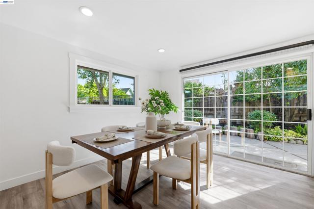 11593 Ladera Ct, Dublin CA: https://media.crmls.org/mediaz/b199513a-42bf-498b-89d9-fe26da916981.jpg