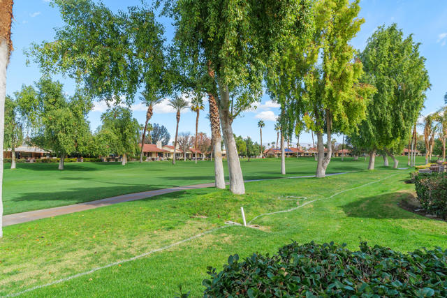 314 Sierra Madre S, Palm Desert CA: https://media.crmls.org/mediaz/b199f64f-adc4-47c2-a5fa-3c66ea13458e.jpg