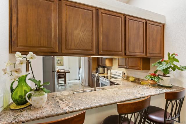 17909 Avenida Alozdra, San Diego CA: https://media.crmls.org/mediaz/b19a052a-e847-4a63-941e-643362a08a13.jpg