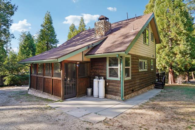 25140 Lodge Road, Idyllwild CA: https://media.crmls.org/mediaz/b19ab450-b939-4356-8e8e-e87c9ceb1c39.jpg