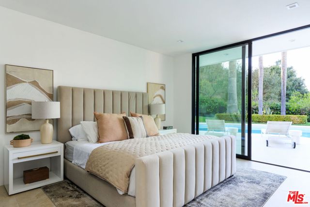 1935 Loma Vista Drive, Beverly Hills CA: https://media.crmls.org/mediaz/b19ac14d-f391-4d67-a2d8-7489ba6e528a.jpg