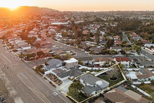 3624 Governor Dr, San Diego CA: https://media.crmls.org/mediaz/b19be3c6-87ac-415b-a384-f7f9546a605a.jpg