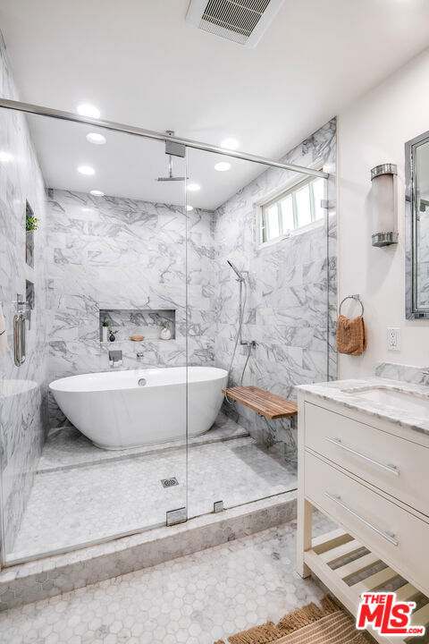 3137 Lindo Street, Los Angeles CA: https://media.crmls.org/mediaz/b19c1908-ccd3-4132-baad-67af9ef236d9.jpg