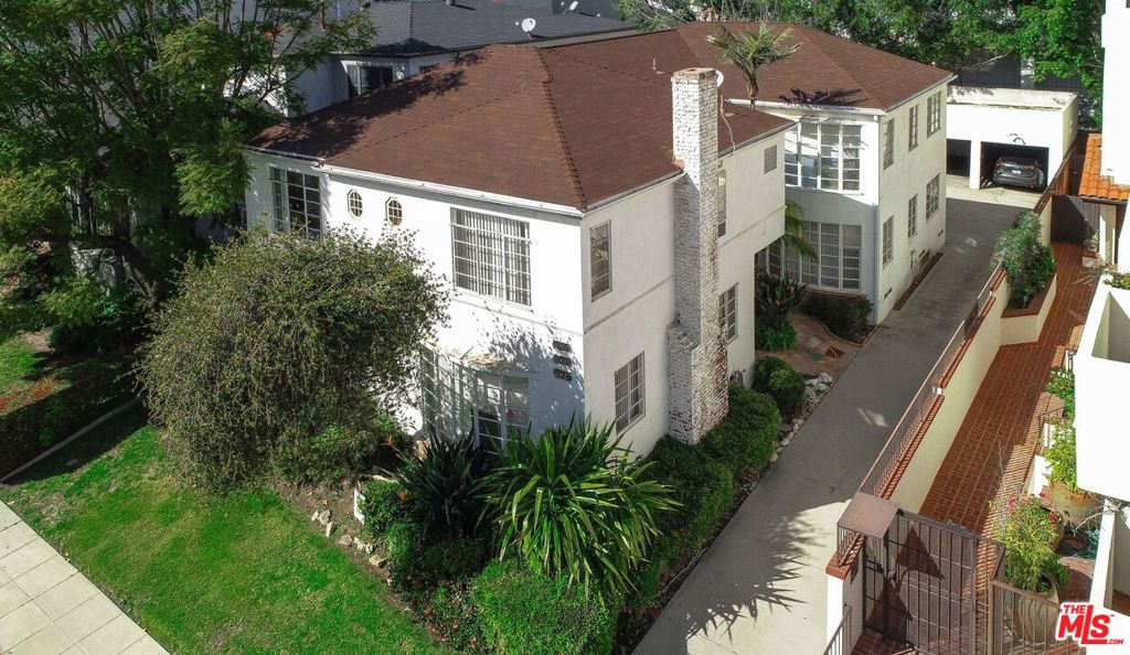 10613 Ashton Avenue, Los Angeles, CA 90024