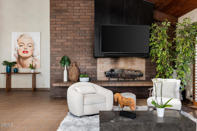 140 Belday Road, Pasadena CA: https://media.crmls.org/mediaz/b19d329b-89b3-4033-b4c6-40f385c4b666.jpg