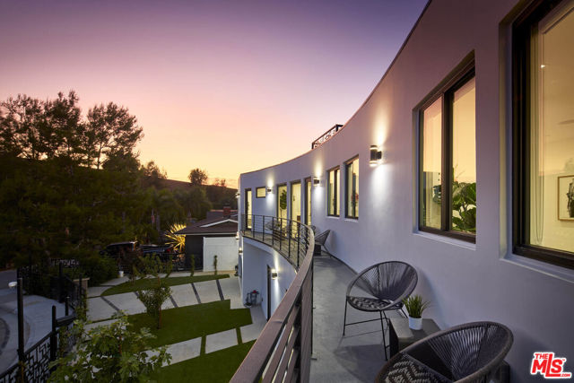 4338 Huntley Avenue, Culver City CA: https://media.crmls.org/mediaz/b19d5bff-fb99-4f5e-97cc-a1cb308cd0b1.jpg