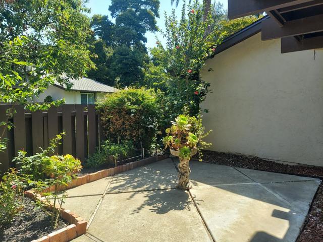 368 Serramonte Terrace, Fremont CA: https://media.crmls.org/mediaz/b19e3319-0f5e-4021-82ef-450d84db6fd6.jpg