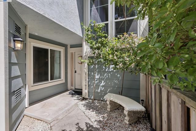 2378 Cheshire Place, San Leandro CA: https://media.crmls.org/mediaz/b19e3c69-c862-44e2-bc90-2ec45d8a10d0.jpg