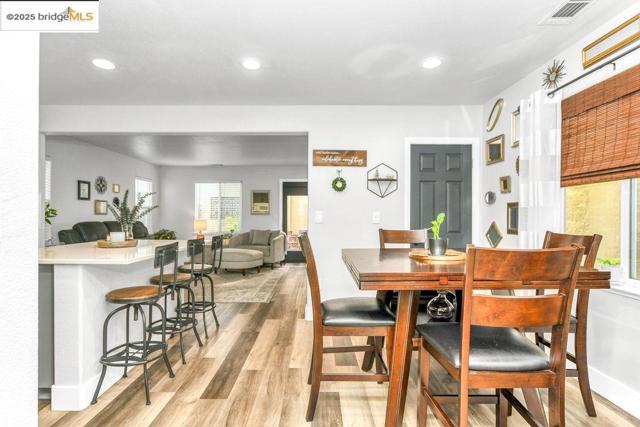 31 Ashton Court, Pittsburg CA: https://media.crmls.org/mediaz/b19e481a-2fb5-4a96-9a40-f36065319c8e.jpg
