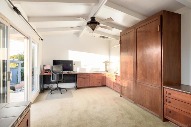 16204 Orchard Bend Rd, Poway CA: https://media.crmls.org/mediaz/b19e83ea-6afc-4510-aae7-864d4d0b0610.jpg