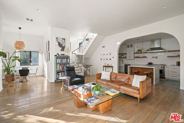 3418 Dorothy Road, Topanga CA: https://media.crmls.org/mediaz/b19f70d0-6e95-40df-80f5-4fe1582cf6f5.jpg