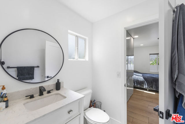 10214 Marcus Avenue photo 17