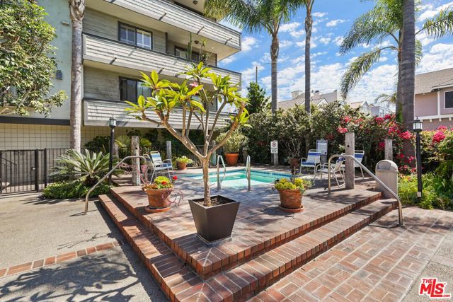 306 Bora Bora Way, Marina del Rey CA: https://media.crmls.org/mediaz/b19fc11e-2a30-4faf-aab3-06b955b05cc8.jpg