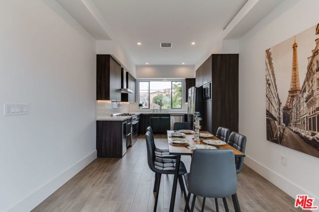 4830 1/2 W pickford Street, Los Angeles CA: https://media.crmls.org/mediaz/b1a025fa-678a-49fb-99d4-49fb51e07b59.jpg