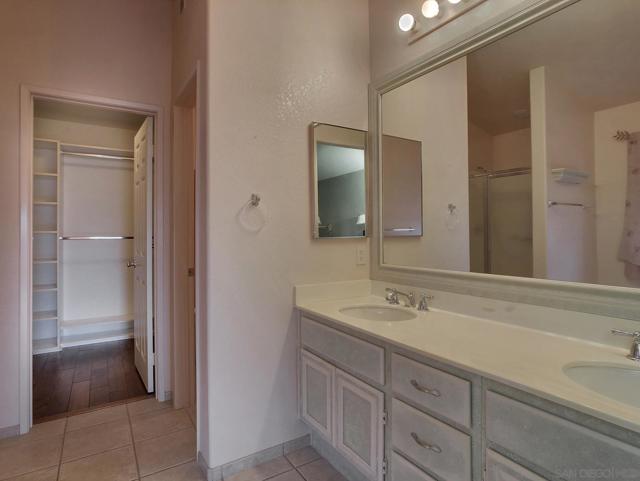 2338 LARKSPUR DR, Alpine CA: https://media.crmls.org/mediaz/b1a088b9-78cf-47eb-b031-42aaf242d652.jpg