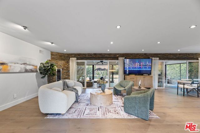 23309 Ladrillo Street, Woodland Hills CA: https://media.crmls.org/mediaz/b1a0d0d7-8a63-44e6-be1a-efc3117910d4.jpg