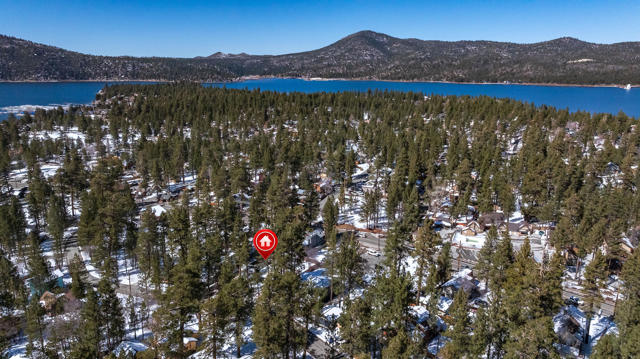 40110 Highland Road, Big Bear CA: https://media.crmls.org/mediaz/b1a1983c-58fa-4ce6-a683-cdb2120411f5.jpg