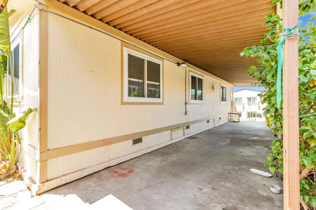 812 W Clover Road, Tracy CA: https://media.crmls.org/mediaz/b1a19953-682a-44d9-ab7b-7d57dfa3b6f4.jpg