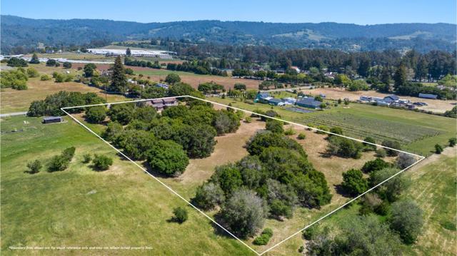 277 Wheelock Road, Corralitos CA: https://media.crmls.org/mediaz/b1a19d63-0cf1-45fd-b43f-341c7da901de.jpg