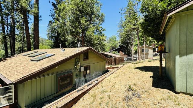 53545 Tollgate, Idyllwild CA: https://media.crmls.org/mediaz/b1a1b9d4-c968-4aba-a83a-0a96da8701ab.jpg
