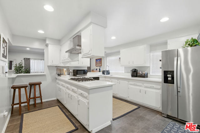 1209 Forest Street, Inglewood CA: https://media.crmls.org/mediaz/b1a31693-694b-4f49-a407-90eee63bdbdc.jpg