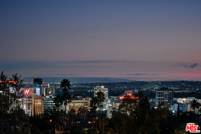 2250 El Contento Drive, Los Angeles CA: https://media.crmls.org/mediaz/b1a379ea-f6b9-4b98-af28-a8de128cd990.jpg