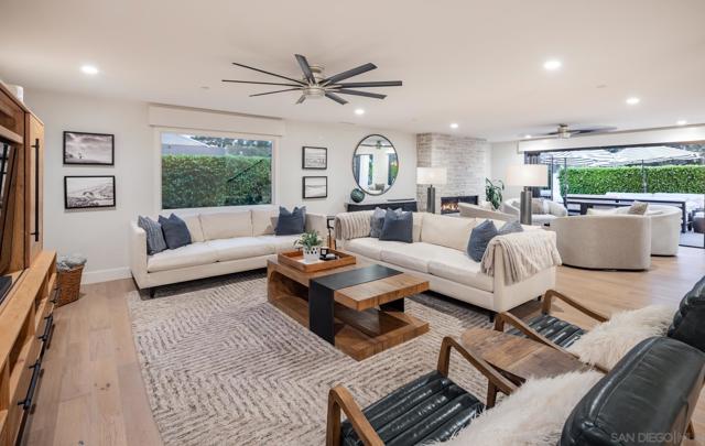 1303 Hermes Ave, Encinitas CA: https://media.crmls.org/mediaz/b1a3afb1-0b81-45dd-936b-a11efd259596.jpg