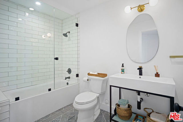 4756 Latigo Canyon Road, Malibu CA: https://media.crmls.org/mediaz/b1a4255c-3068-422d-8294-d819029ca5c9.jpg