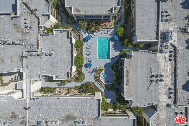 750 S Spaulding Avenue, Los Angeles CA: https://media.crmls.org/mediaz/b1a45e17-e658-4bf1-aad1-3d4c77fef0f8.jpg