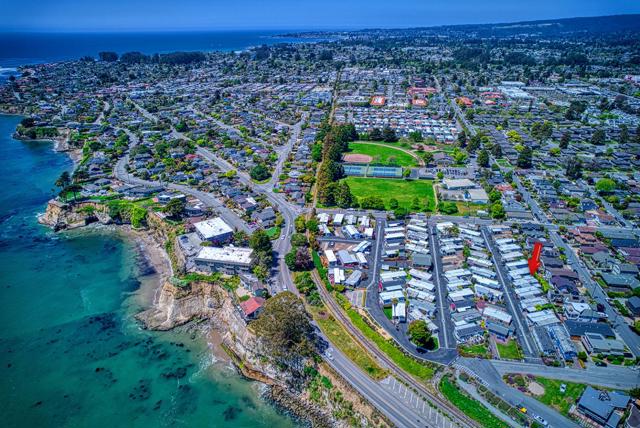 750 47th Avenue, Capitola CA: https://media.crmls.org/mediaz/b1a45e54-2b2f-4678-8421-5899ebbea62f.jpg