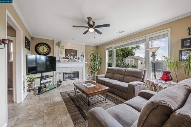 713 Tennyson Dr, Livermore CA: https://media.crmls.org/mediaz/b1a4cde6-2200-4b79-ad29-b872931cb0f4.jpg