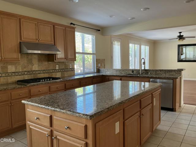 Detail Gallery Image 16 of 56 For 13687 Blue Ridge Way, Moorpark,  CA 93021 - 5 Beds | 4/1 Baths