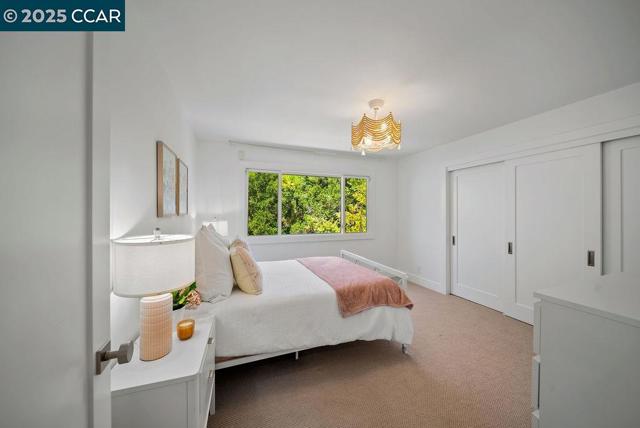 33 Los Arabis Circle, Lafayette CA: https://media.crmls.org/mediaz/b1a5161c-6fca-4db8-b3d6-3c6fab84d67b.jpg