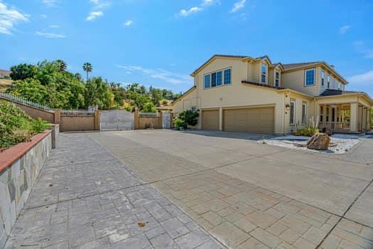 2557 Bentley Ridge Drive, San Jose CA: https://media.crmls.org/mediaz/b1a65a7a-46eb-4f4e-b310-a64094672506.jpg