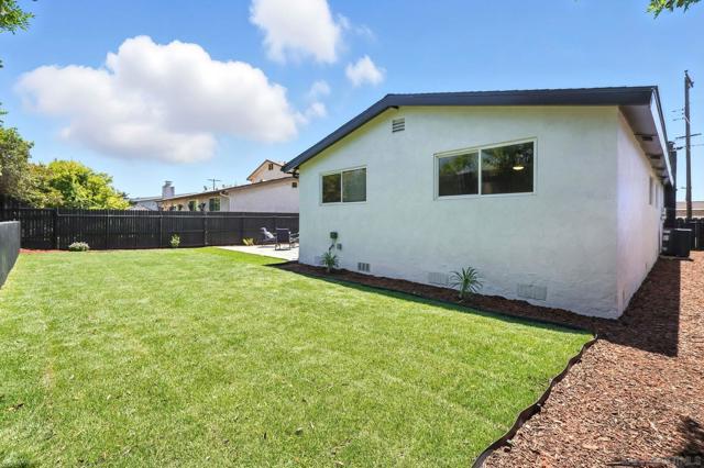 7114 Astoria St, San Diego CA: https://media.crmls.org/mediaz/b1a6ccc7-6669-4f9c-a089-60588420b879.jpg