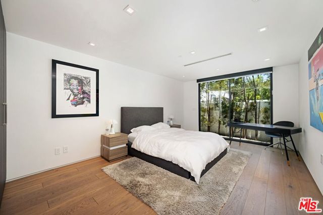 9570 Sunset Boulevard photo 27
