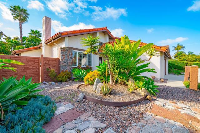6433 La Paloma Street, Carlsbad CA: https://media.crmls.org/mediaz/b1a7e76a-4a92-410f-9a61-1f663a934334.jpg