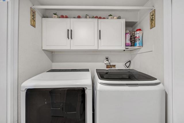 21239 Gary Dr, Hayward CA: https://media.crmls.org/mediaz/b1a7e7e0-dd83-4325-b780-1344f95c8a00.jpg