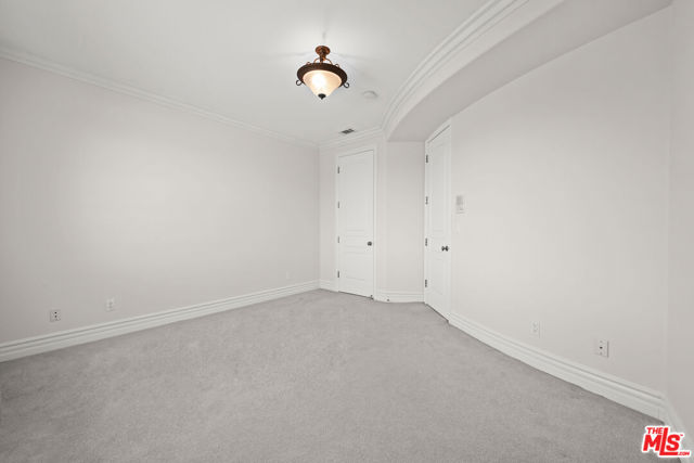 1756 Ruhland Avenue, Manhattan Beach CA: https://media.crmls.org/mediaz/b1a7fcd4-0414-452c-b6b3-3de6e7f66dbf.jpg