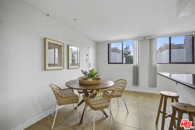 17150 Burbank Boulevard, 34 photo 7