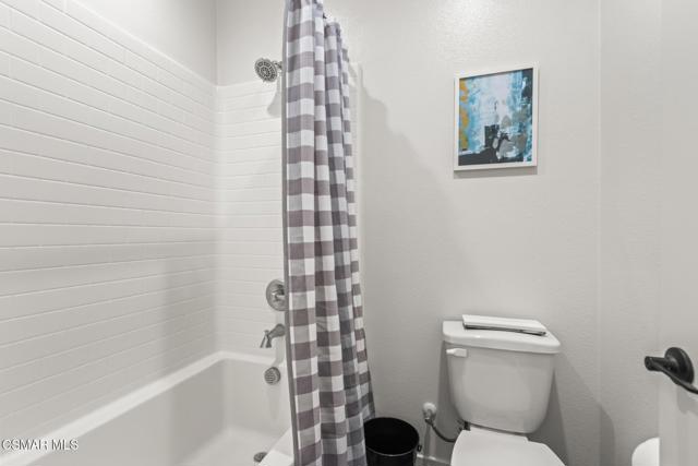 230 Farmhouse Drive, Simi Valley CA: https://media.crmls.org/mediaz/b1a85863-9f5a-41b8-87d5-0fc9bf366d55.jpg