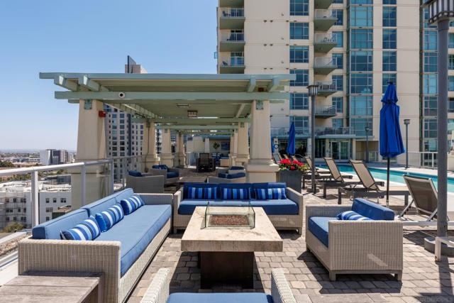850 Beech St, San Diego CA: https://media.crmls.org/mediaz/b1a8682b-cc61-48da-873b-c0f6dfbfcc18.jpg