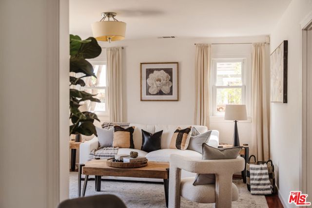 5966 Airdrome Street, Los Angeles CA: https://media.crmls.org/mediaz/b1a8a979-add5-46ca-93ec-7bfc9894243a.jpg